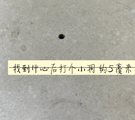 鹰手营瓷砖空鼓维修公司专业解答在瓷砖铺贴过程中，如果砂料搅拌不均匀，将会带来以下问题